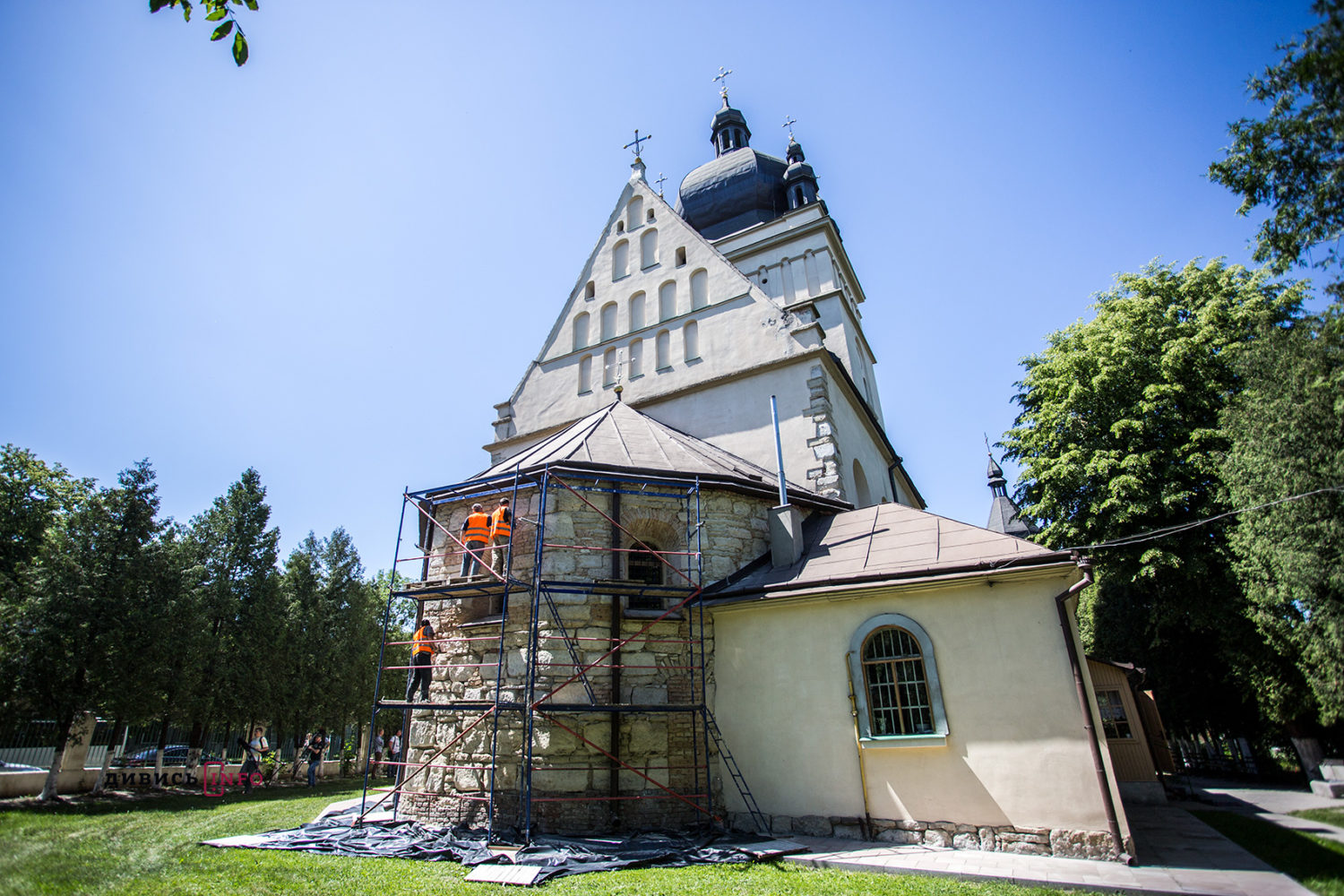 Як у Львові відновлюють одну із найстаріших церков міста (фото)