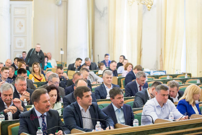 ЛОР просить в уряду гроші на компенсацію проїзду пільговиків ЛОР просить в уряду гроші на компенсацію проїзду пільговиків