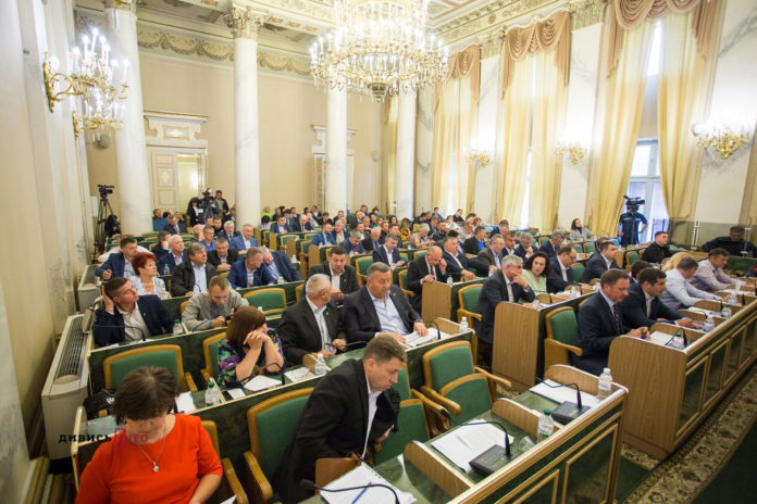 Депутати ЛОР вимагають позбавити Віталія Козловського звання «Заслужений артист України» Депутати ЛОР вимагають позбавити Віталія Козловського звання «Заслужений артист України»