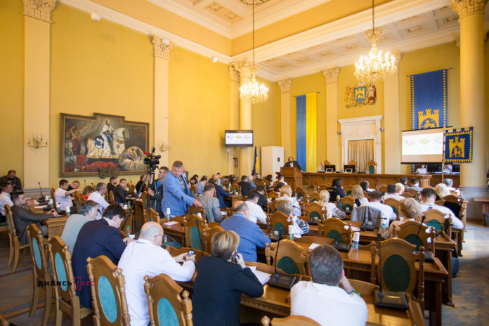 Львівський депутат заявив про підробку його звернень Львівський депутат заявив про підробку його звернень