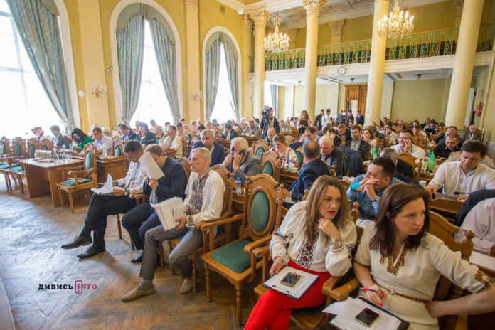Депутати погодили реконструкцію вілли біля Стрийського парку під готель Депутати погодили реконструкцію вілли біля Стрийського парку під готель