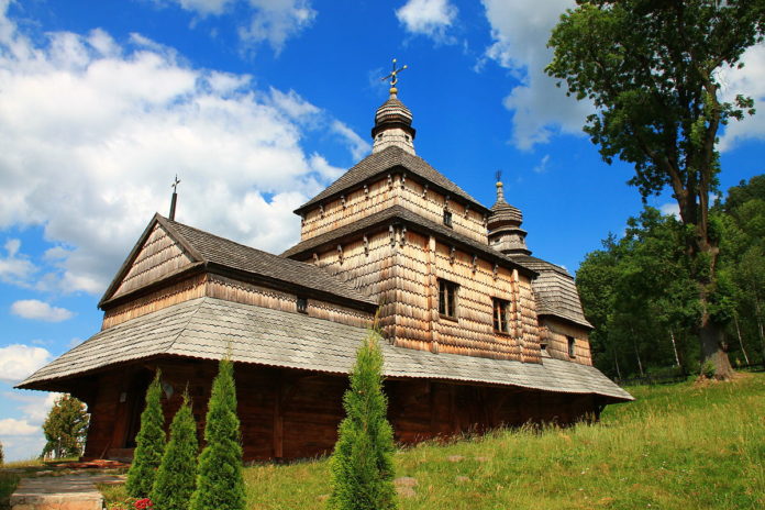 На реставрацію церкви зі списку спадщини ЮНЕСКО на Львівщині виділять мільйон гривень На реставрацію церкви зі списку спадщини ЮНЕСКО на Львівщині виділять мільйон гривень
