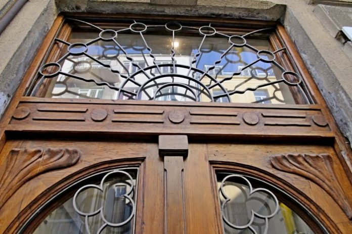 У Львові відреставрують 50 вхідних дверей і брам У Львові відреставрують 50 вхідних дверей і брам