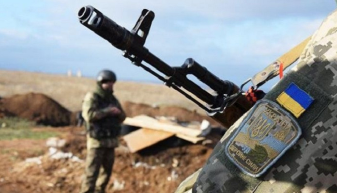 Доба на Донбасі: двоє українських військових дістали поранення Доба на Донбасі: двоє українських військових дістали поранення