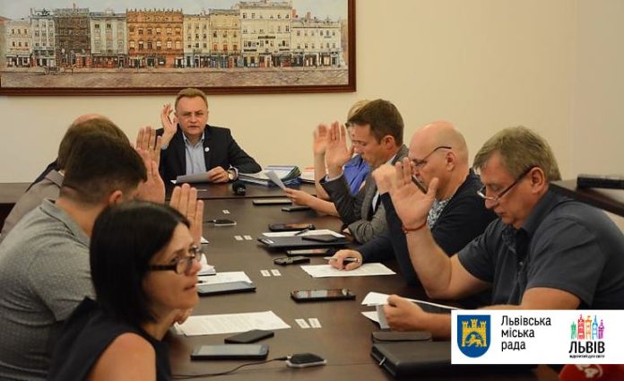 У Львові затвердили порядок виплат учасникам дитячих інтелектуальних турнірів У Львові затвердили порядок виплат учасникам дитячих інтелектуальних турнірів