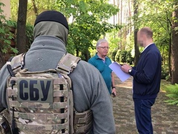 У головного комуніста України знайшли пістолет з глушником і 120 патронів - 1