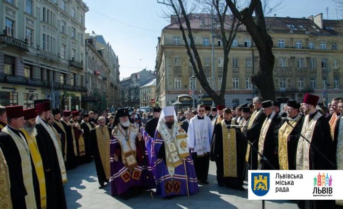 Сьогодні львів’ян закликають прийти на спільну молитву Сьогодні львів’ян закликають прийти на спільну молитву
