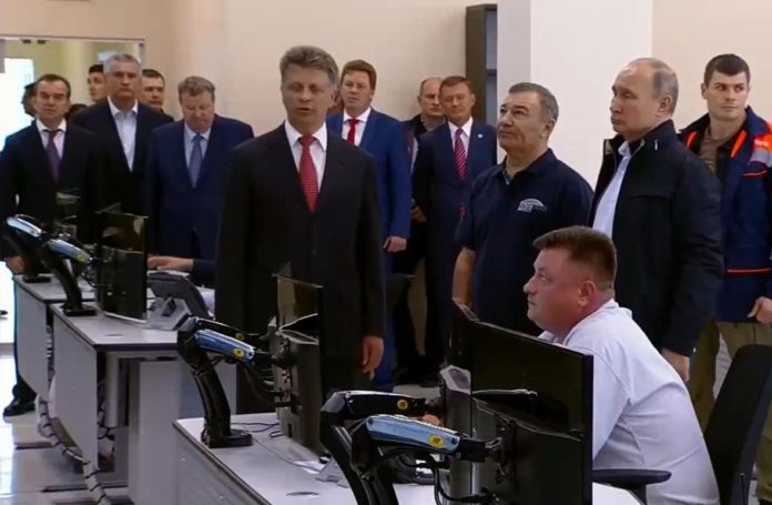 Путін відкрив Кримський міст Путін відкрив Кримський міст