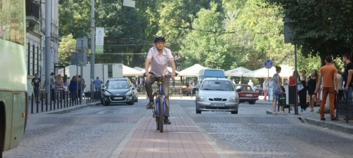 Нинішнього року у Львові планують збудувати понад 15 кілометрів велодоріжок Нинішнього року у Львові планують збудувати понад 15 кілометрів велодоріжок
