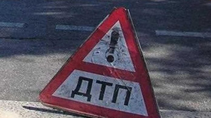 На Липинського таксі Uber зіткнулося з приміським автобусом На Липинського таксі Uber зіткнулося з приміським автобусом