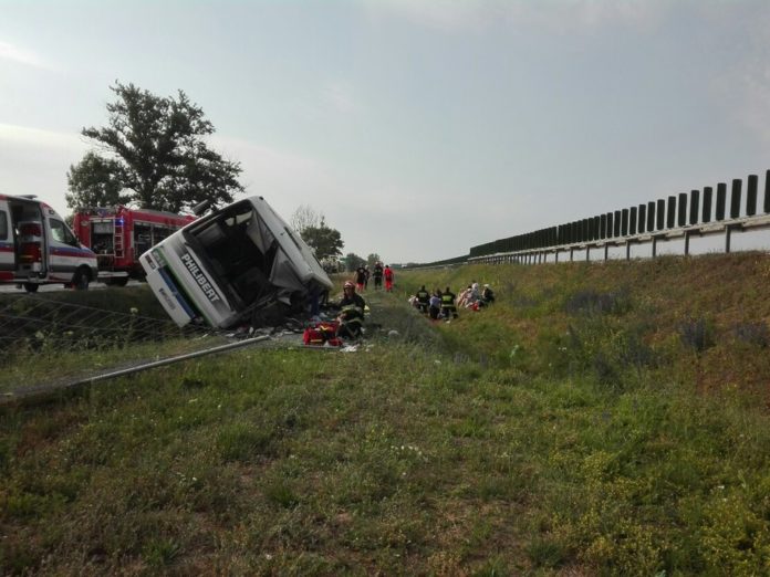 У Польщі туристичний автобус потрапив у ДТП: є загиблі і поранені У Польщі туристичний автобус потрапив у ДТП: є загиблі і поранені