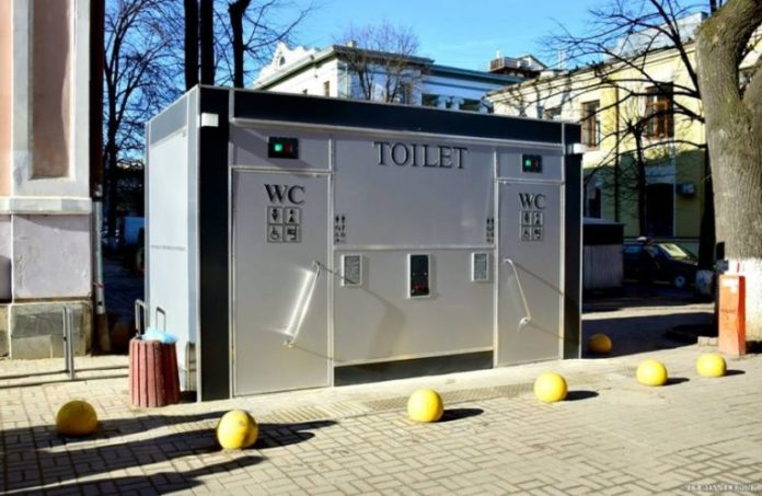 У Чорткові вперше встановлять модульну громадську вбиральню за майже 650 тисяч У Чорткові вперше встановлять модульну громадську вбиральню за майже 650 тисяч