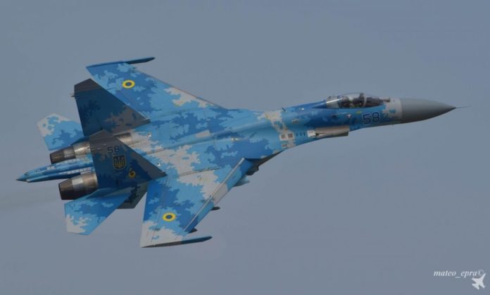 Як український винищувач Су-27 вражає на авіашоу в Данії (відео) Як український винищувач Су-27 вражає на авіашоу в Данії (відео)