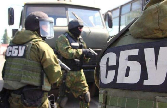 У Кам’янець-Подільському чоловік поширював антипольські листівки за вказівкою ФСБ У Кам’янець-Подільському чоловік поширював антипольські листівки за вказівкою ФСБ