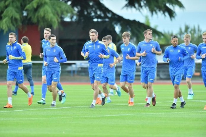 Збірна України з футболу посіла 35-місце у рейтингу FIFA, втративши 5 позицій Збірна України з футболу посіла 35-місце у рейтингу FIFA, втративши 5 позицій