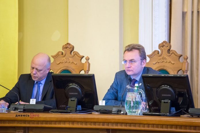 Садовий очолить комісію щодо незаконних забудов у Львові Садовий очолить комісію щодо незаконних забудов у Львові