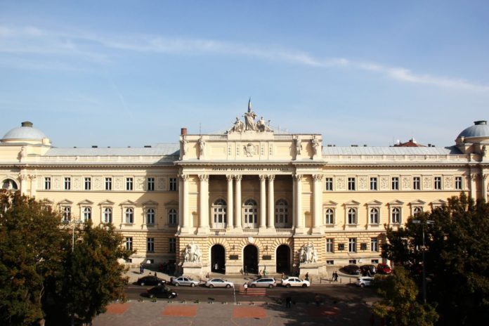 Головний корпус університету ім. Івана Франка відреставрують за понад 75 мільйонів Головний корпус університету ім. Івана Франка відреставрують за понад 75 мільйонів