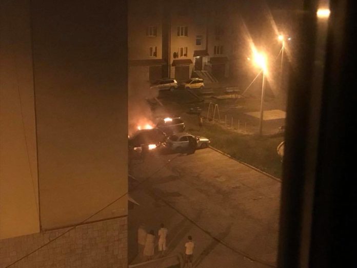 У Львові вночі горіли два автомобілі У Львові вночі горіли два автомобілі