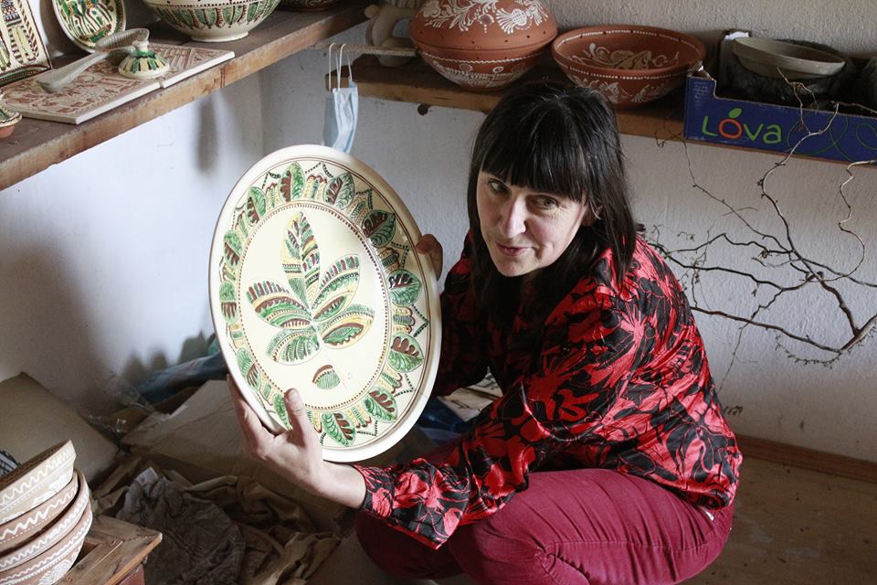 Принципово працюю у стилі косівської кераміки, – художниця Марія Гринюк