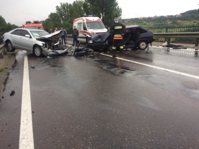 Поблизу Львова ДТП заблокувала рух транспорту (фото) Поблизу Львова ДТП заблокувала рух транспорту (фото)
