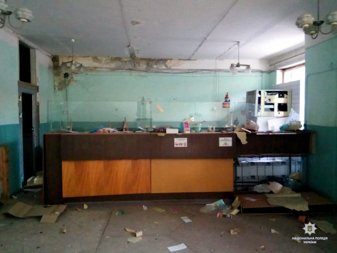 У Харкові підірвали банкомат та забрали з нього гроші У Харкові підірвали банкомат та забрали з нього гроші