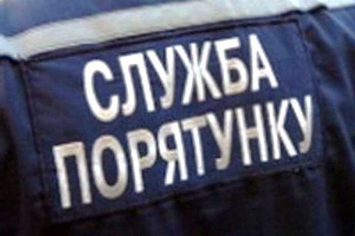 Рятувальники допомогли жінці, якій стало погано у зачиненій квартирі Рятувальники допомогли жінці, якій стало погано у зачиненій квартирі