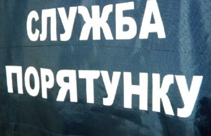 Граючись, хлопчик заліз до будівлі-замку і застряг (відео) Граючись, хлопчик заліз до будівлі-замку і застряг (відео)