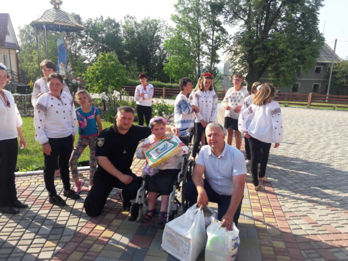Правоохоронці Львівщини відвідали дитячий будинок-інтернат Правоохоронці Львівщини відвідали дитячий будинок-інтернат