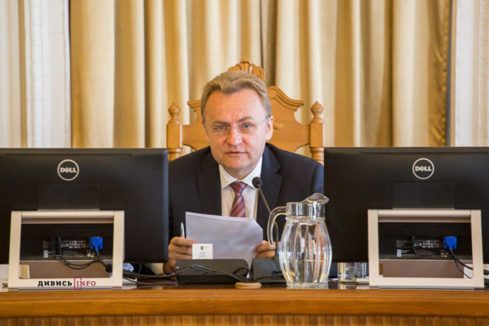 Садовий розповів, як мешканці почали підтримувати будівництво сміттєпереробного заводу у Львові Садовий розповів, як мешканці почали підтримувати будівництво сміттєпереробного заводу у Львові