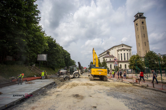 У Львові назвали дату, коли відкриють для проїзду вулицю Личаківську (фото) У Львові назвали дату, коли відкриють для проїзду вулицю Личаківську (фото)