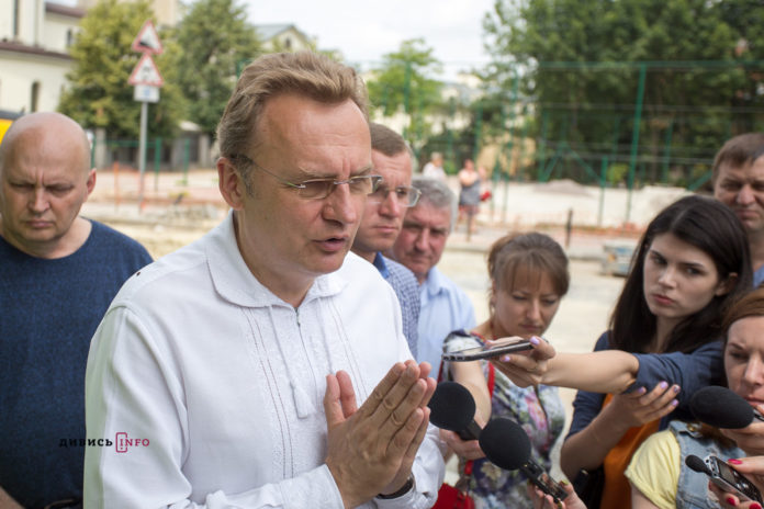 У Львові пенсіонери й надалі їздитимуть безкоштовно У Львові пенсіонери й надалі їздитимуть безкоштовно