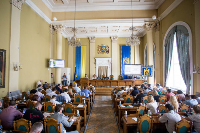 Зрада і перемога в ЛМР: чому депутати змінили своє рішення щодо забудови Цитаделі Зрада і перемога в ЛМР: чому депутати змінили своє рішення щодо забудови Цитаделі