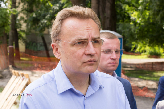 На території Львова таборів ромів немає, – Садовий прокоментував кривавий напад на ромський табір На території Львова таборів ромів немає, – Садовий прокоментував кривавий напад на ромський табір