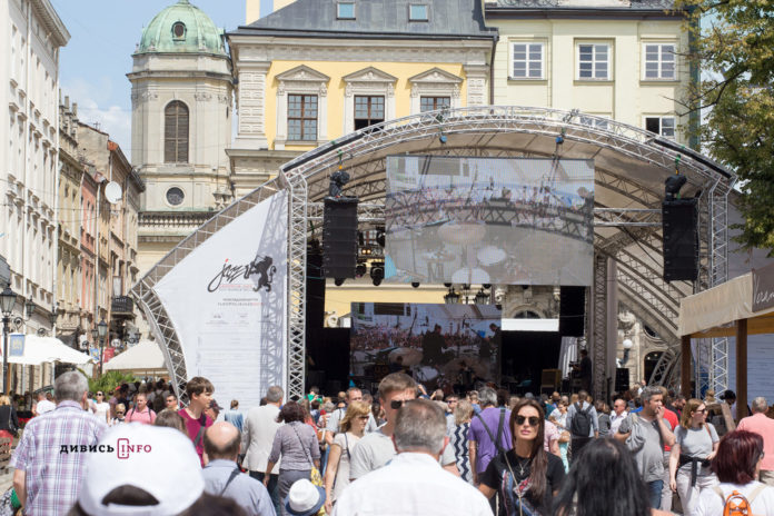 Усе буде джаз: як у Львові стартував Leopolis Jazz Fest 2018 (фоторепортаж) Усе буде джаз: як у Львові стартував Leopolis Jazz Fest 2018 (фоторепортаж)