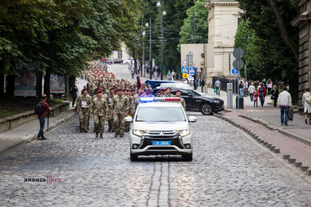 Як львівських десантників зустрічали вдома з війни (фоторепортаж)