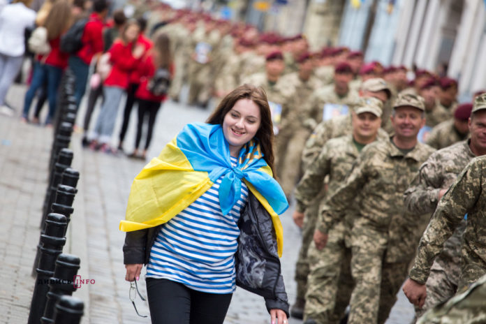 Як львівських десантників зустрічали вдома з війни (фоторепортаж) Як львівських десантників зустрічали вдома з війни (фоторепортаж)