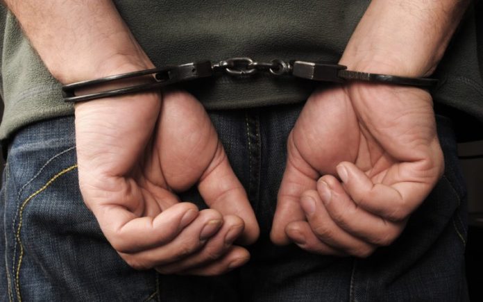 У Львові злодій через внутрішній дворик проник у квартиру і викрав ноутбук У Львові злодій через внутрішній дворик проник у квартиру і викрав ноутбук