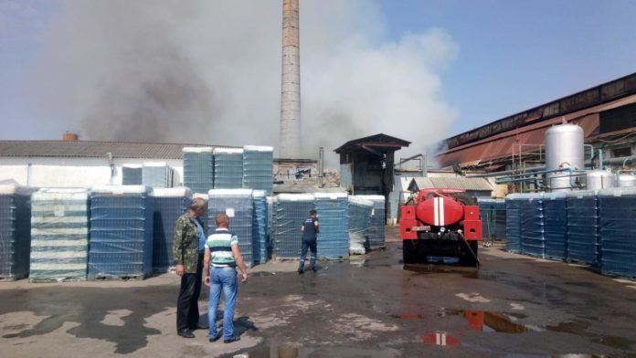 На Рівненщині горить склозавод На Рівненщині горить склозавод