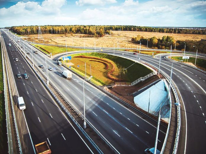 Омелян пообіцяв з’єднати Україну десятком автобанів Омелян пообіцяв з’єднати Україну десятком автобанів
