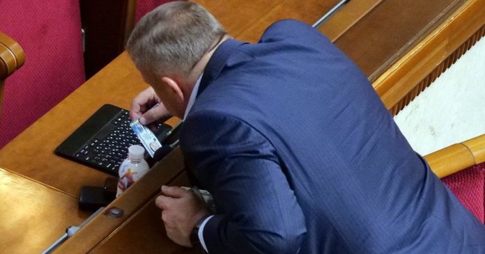 У квітні та травні нардепи побили власний рекорд кнопкодавства, – ЧЕСНО У квітні та травні нардепи побили власний рекорд кнопкодавства, – ЧЕСНО
