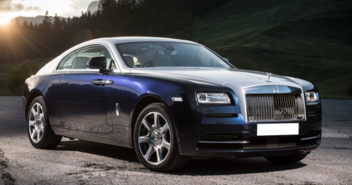Працівниця Львівської митниці записала Rolls-Royce на 74-річну свекруху Працівниця Львівської митниці записала Rolls-Royce на 74-річну свекруху