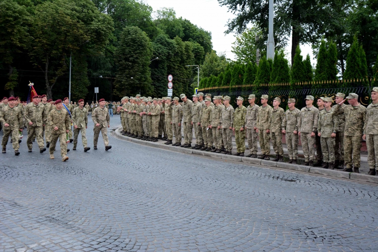 Колектив Національної академії сухопутних військ вшанував львівських воїнів-десантників