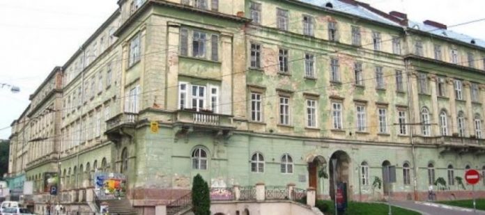 У Львові у будівлі театру Заньковецької відкрили еротичний клуб У Львові у будівлі театру Заньковецької відкрили еротичний клуб