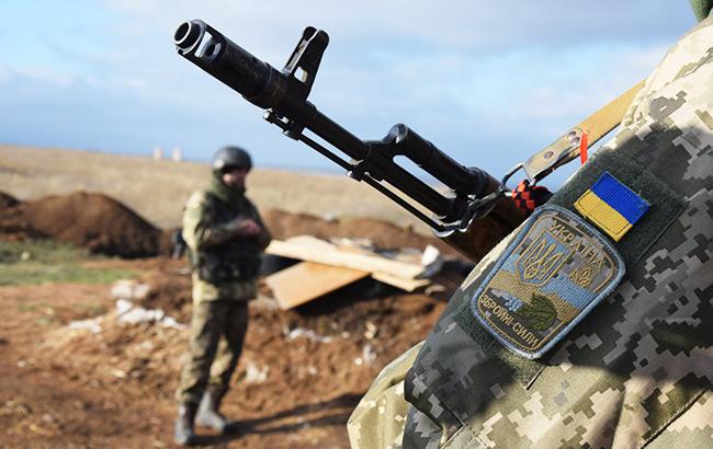 У зоні ООС ворог чотири рази обстріляв позиції українських військ