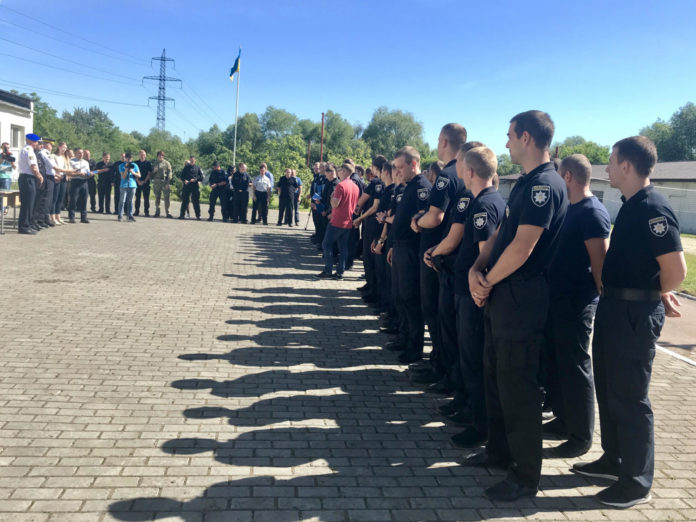 Понад 20 поліцейських у Львові отримали сертифікати інструкторів з особистої безпеки (фото) Понад 20 поліцейських у Львові отримали сертифікати інструкторів з особистої безпеки (фото)
