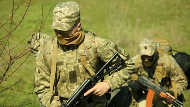 На Донбасі противник чотири рази обстріляв позиції українських військ