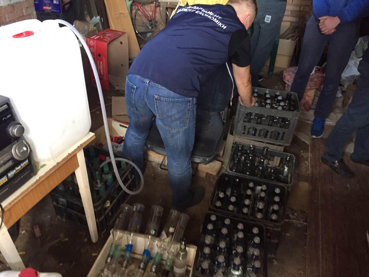 На Львівщині організатор підпільного виробництва алкоголю отримав три роки умовно - 2