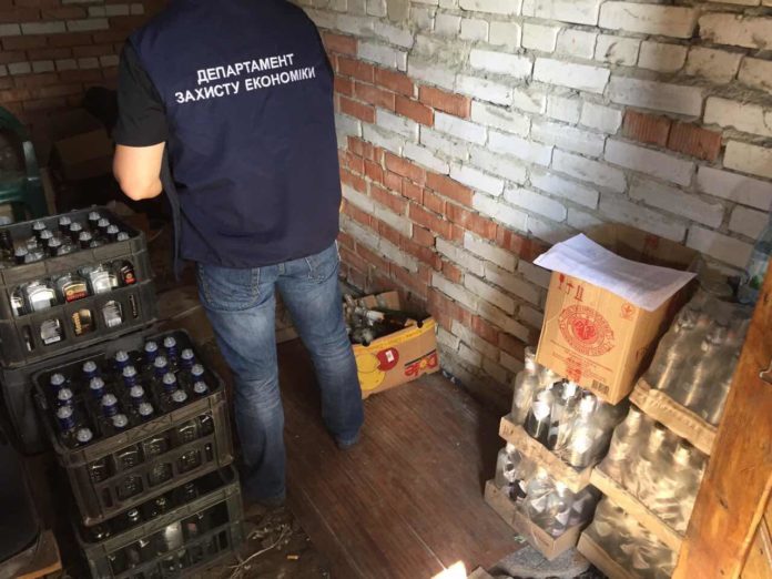 На Львівщині організатор підпільного виробництва алкоголю отримав три роки умовно На Львівщині організатор підпільного виробництва алкоголю отримав три роки умовно