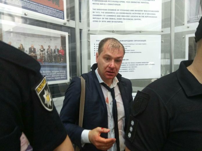 У Києві С14 побили керівника прокремлівської партії У Києві С14 побили керівника прокремлівської партії