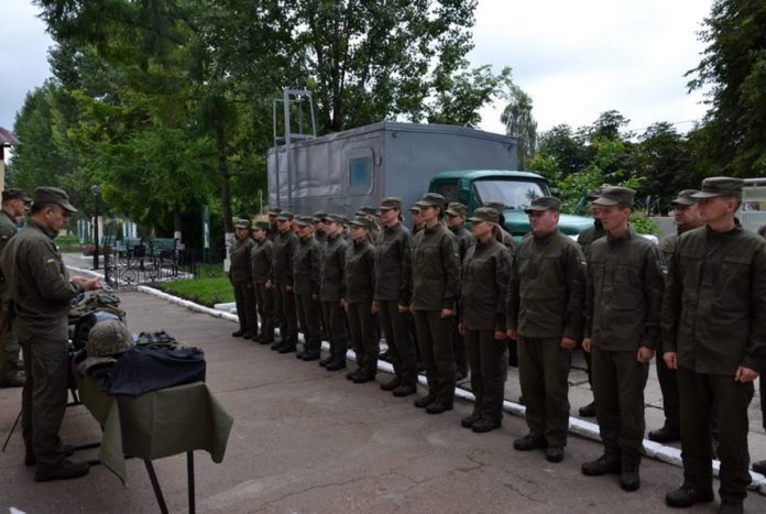 Капелан благословив військових на початок 2-го півріччя 2018 року Капелан благословив військових на початок 2-го півріччя 2018 року